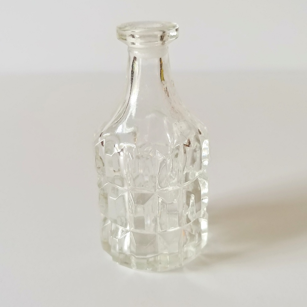 Mini Glass Vase Cut Glass Home Decor Flowers - Picture 6 of 6